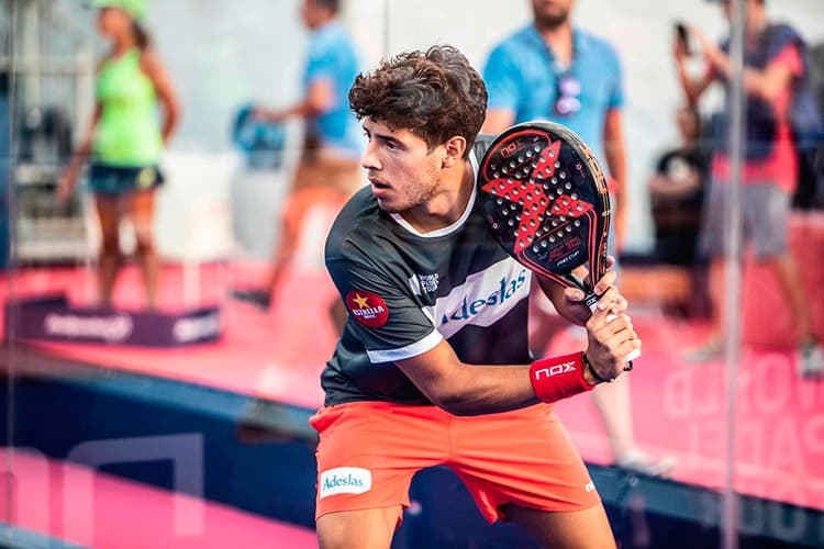 Agustín Tapia padel action